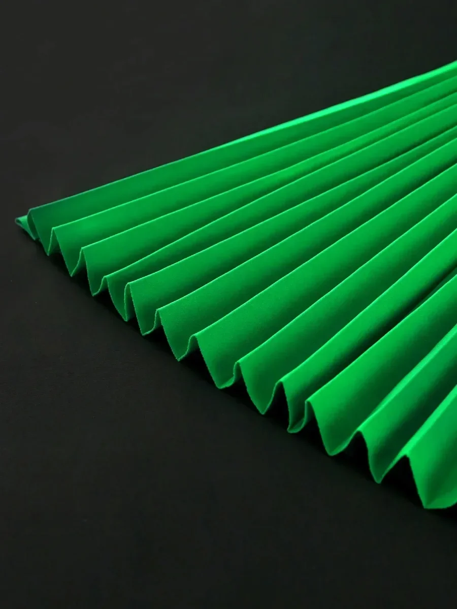 Женское элегантное зеленое плиссированное церковное платье с нестандартным