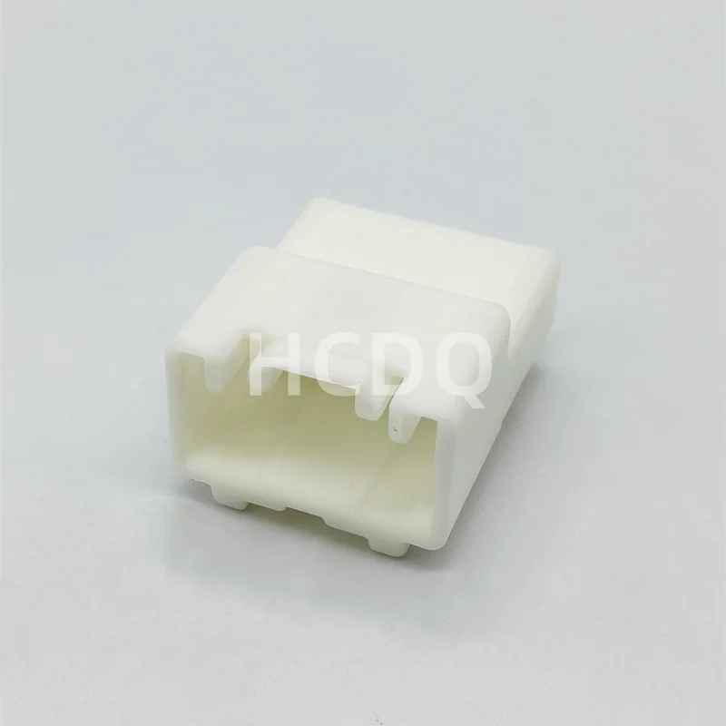 

Разъем автомобильный 90980-11912 18PIN