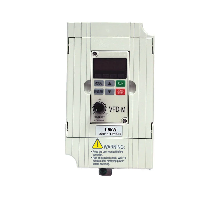 

Новый оригинальный 220V 1.5Kw 2HP 7A 400HZ VFD015M21A