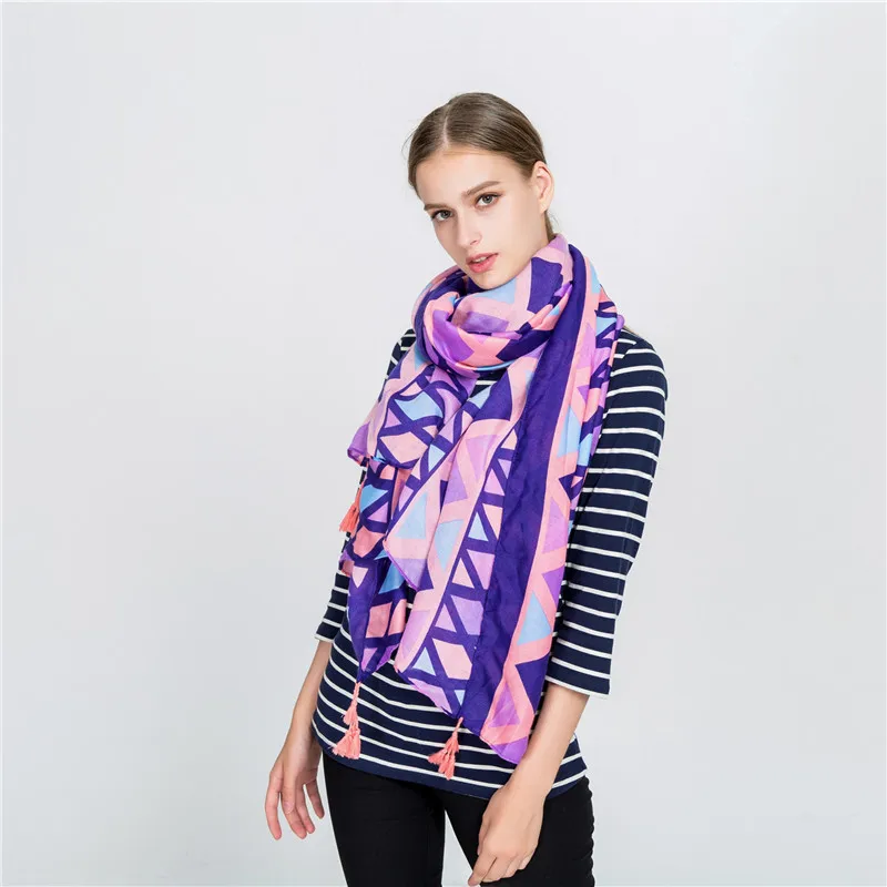 

Autumn New Scarf Fashion Female Diamond-shaped Printed Scarfs Shawl Sunscreen Silk Scarf