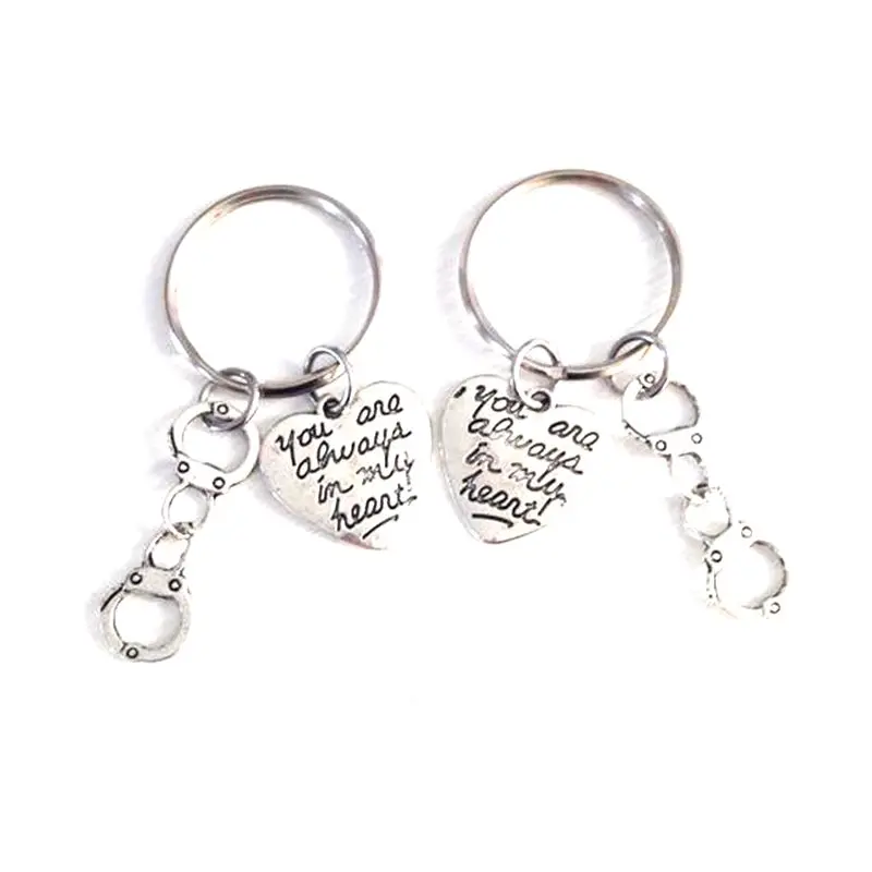 

Vintage You are always in my Heart Handcuffs Key Chain For Keys Car Steampunk Key Ring Handbag Couple Key Chains Jewelry Gift