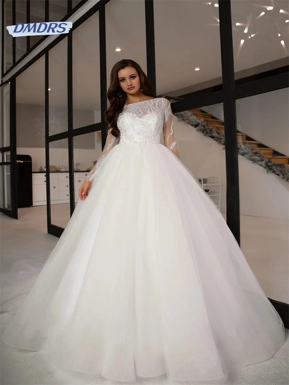 Романтическое блестящее платье