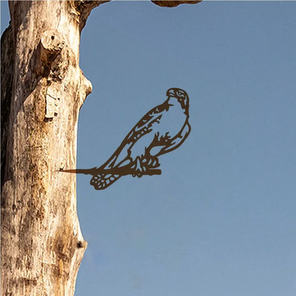 Великолепный стильный металлический сокол – Majestic для вашего сада с помощью