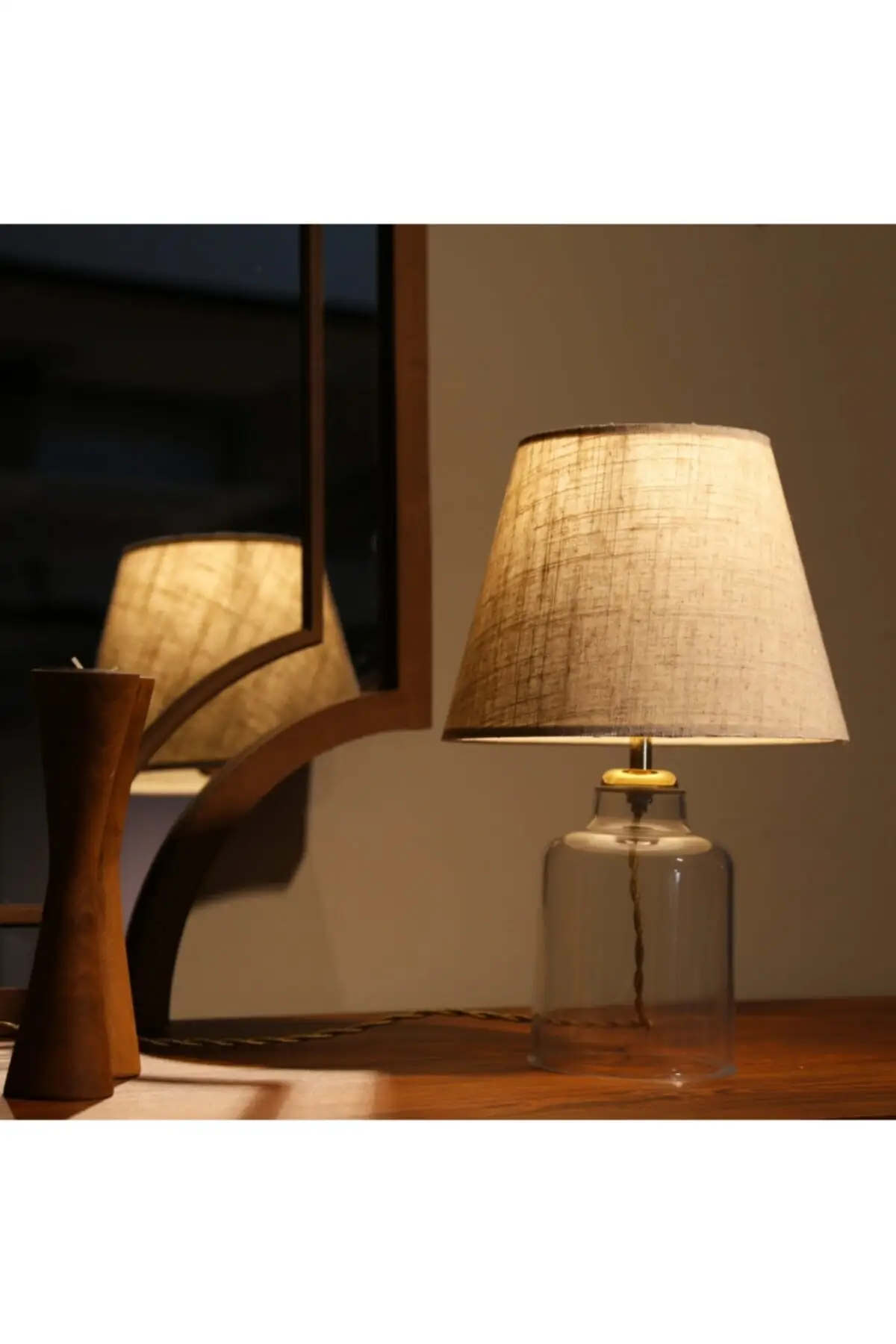 

Collection Crystal Lampshade /Cream Crumble Fabric Headboard