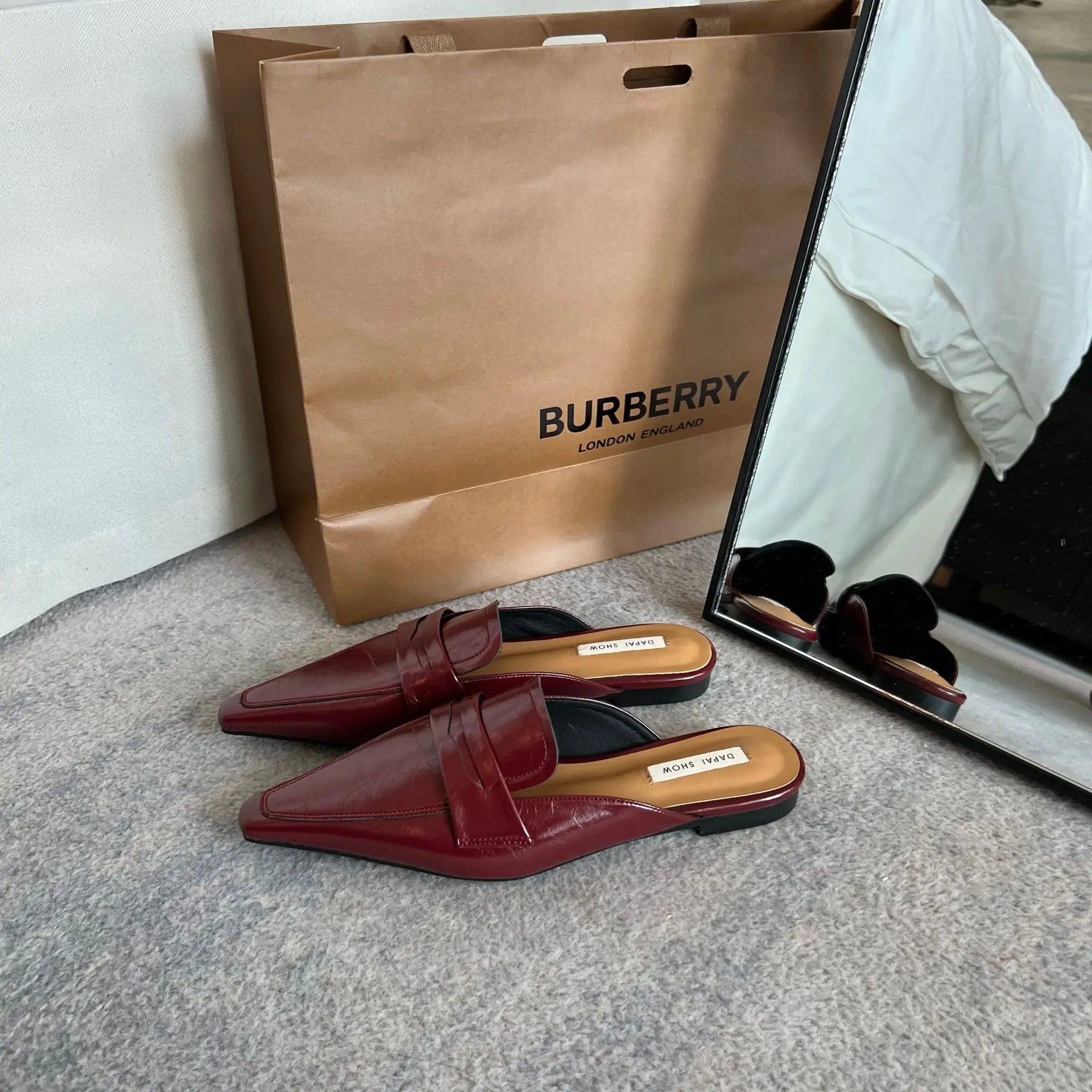 FAFA 2023 French Retro Pointed Toe Baotou Semi-slippers Women's Daily Commuting Temperament Flat Slip-on Muller Shoes