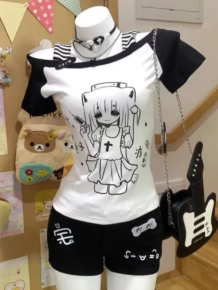 Фото Женские футболки Y2K Kawaii 2026: белые, в стиле Juminocore, с коротким рукавом, в полоску, с открытыми плечами, в японском стиле, облегающие, в стиле Gyaru №3