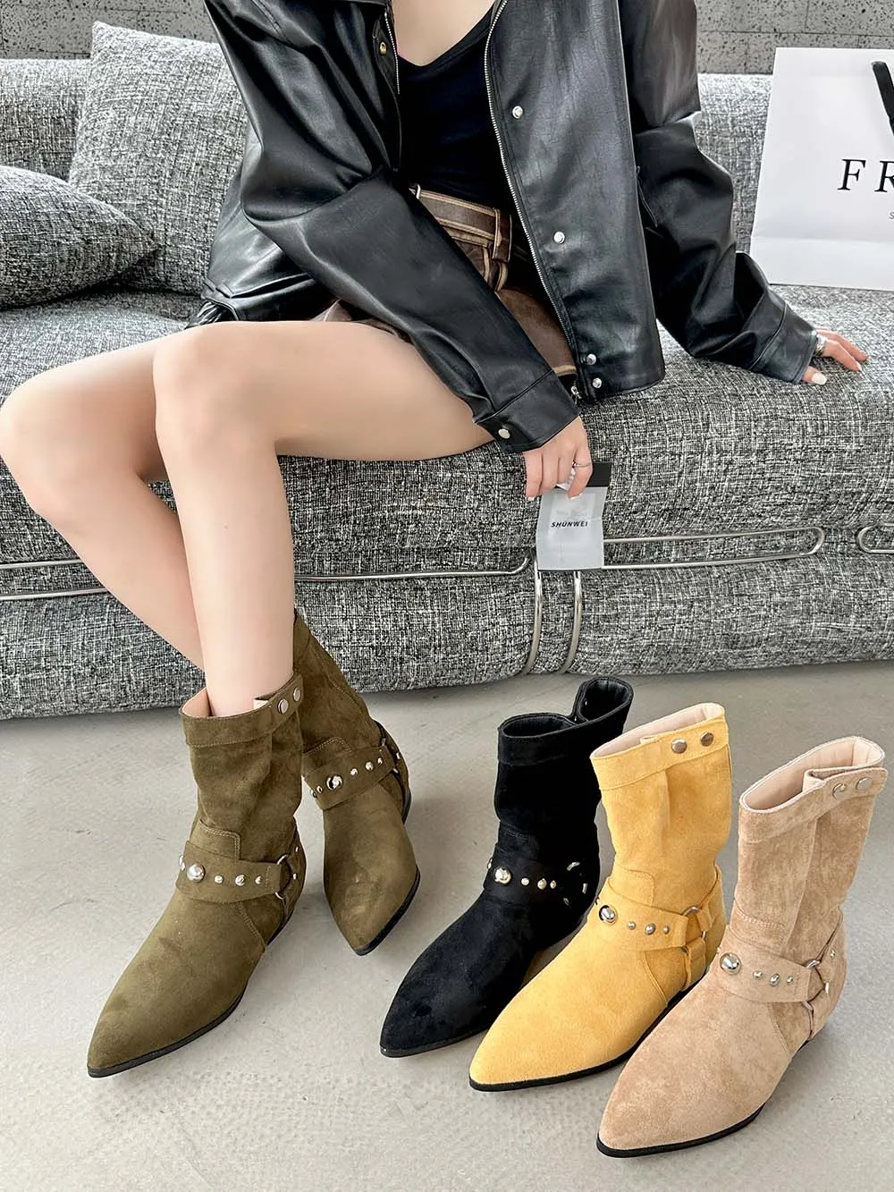 Женские мюли с острым носком желтые зеленые заклепками из флока замша без