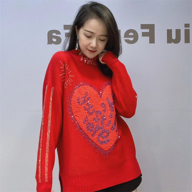 Рисунок 5 - Модный свитер со стразами love