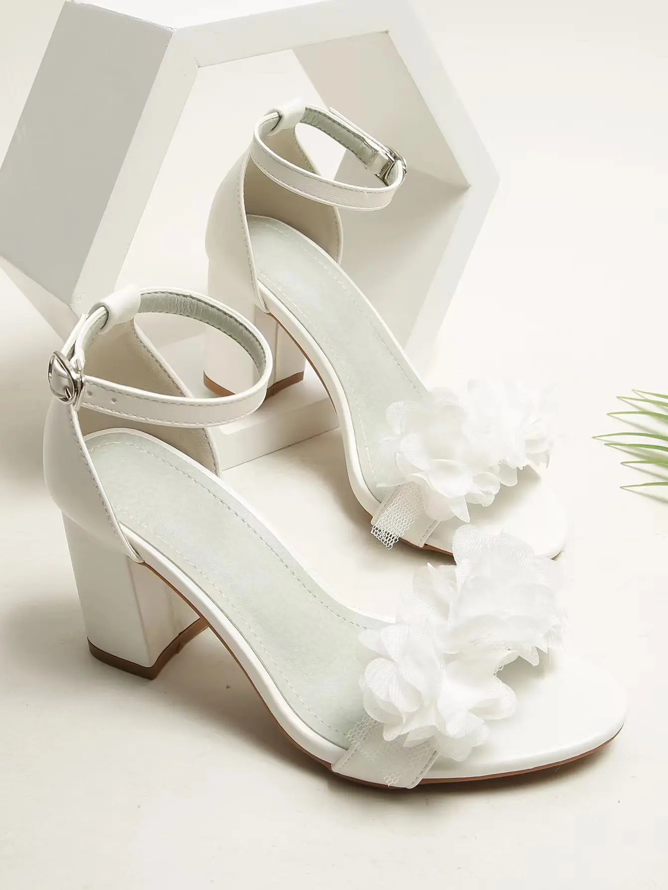 Women Heels White Wedding Shoes Bride Summer Elegant Ankle Buckle Ladies Heeled Sandal Flower Open Toe Dress Shoes Pumps