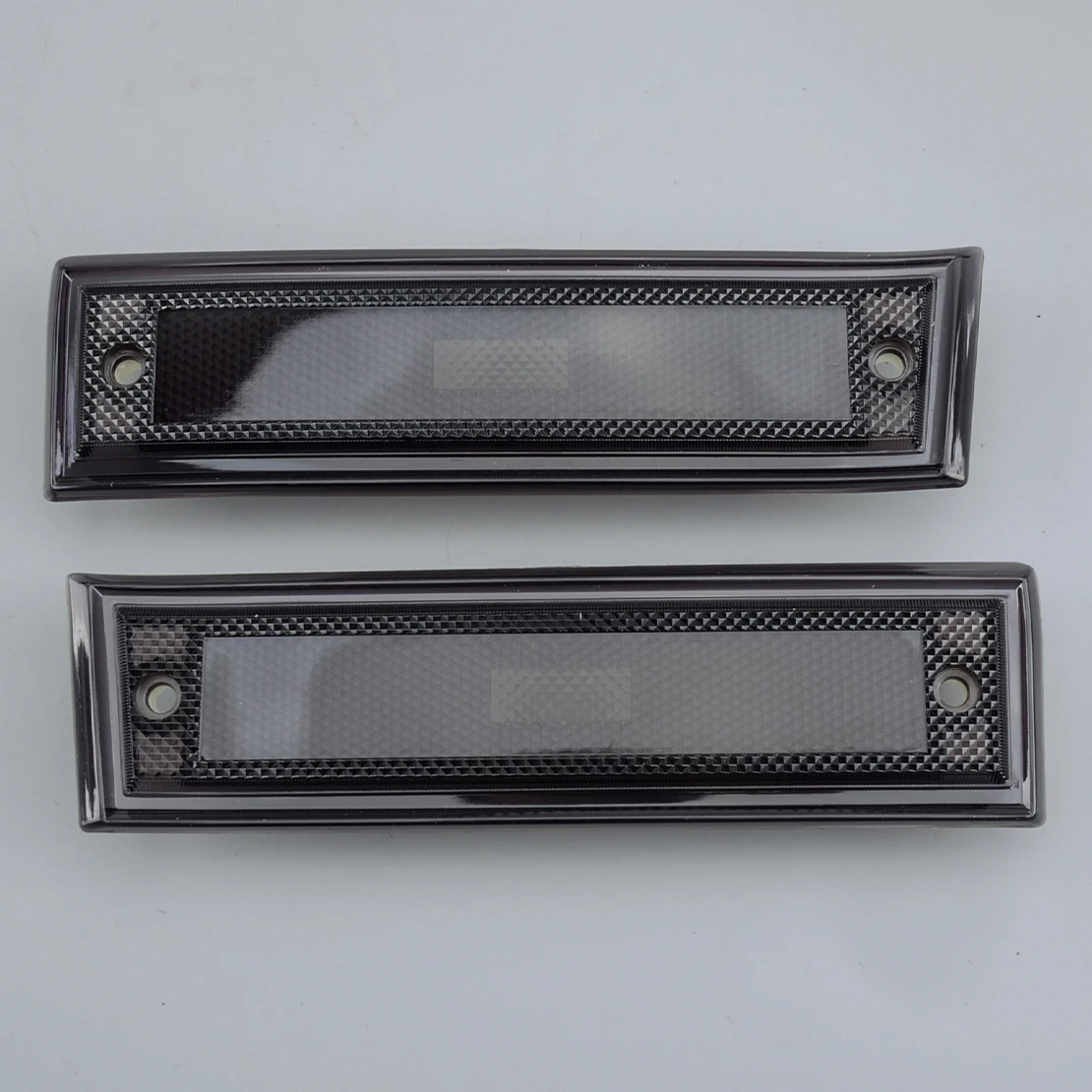 Luz de posición lateral negra ahumada, carcasa de lente GM2551107 915557 2 piezas, compatible con GMC C1500 C2500 Chevrolet C10 C20 C30, 915558
