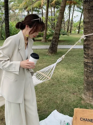 Женский костюм Bella Philosophy белый