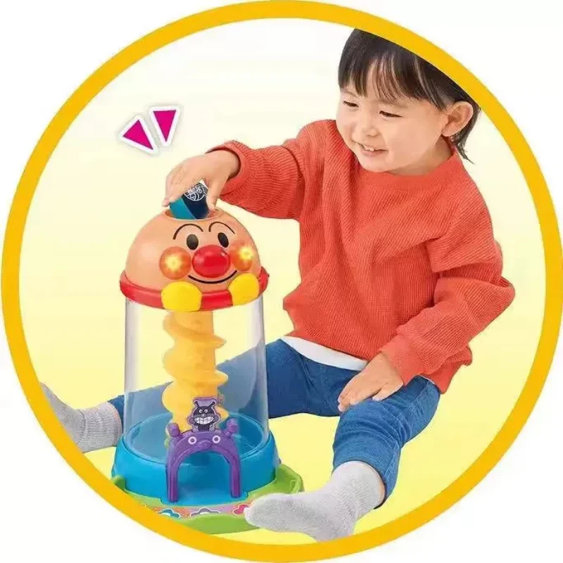 Фото Оригинальная развивающая музыкальная игрушка Bandai Anpanman с вращающейся и катающейся дорожкой для мячей, способствующая улучшению развития мальчиков и девочек. №4