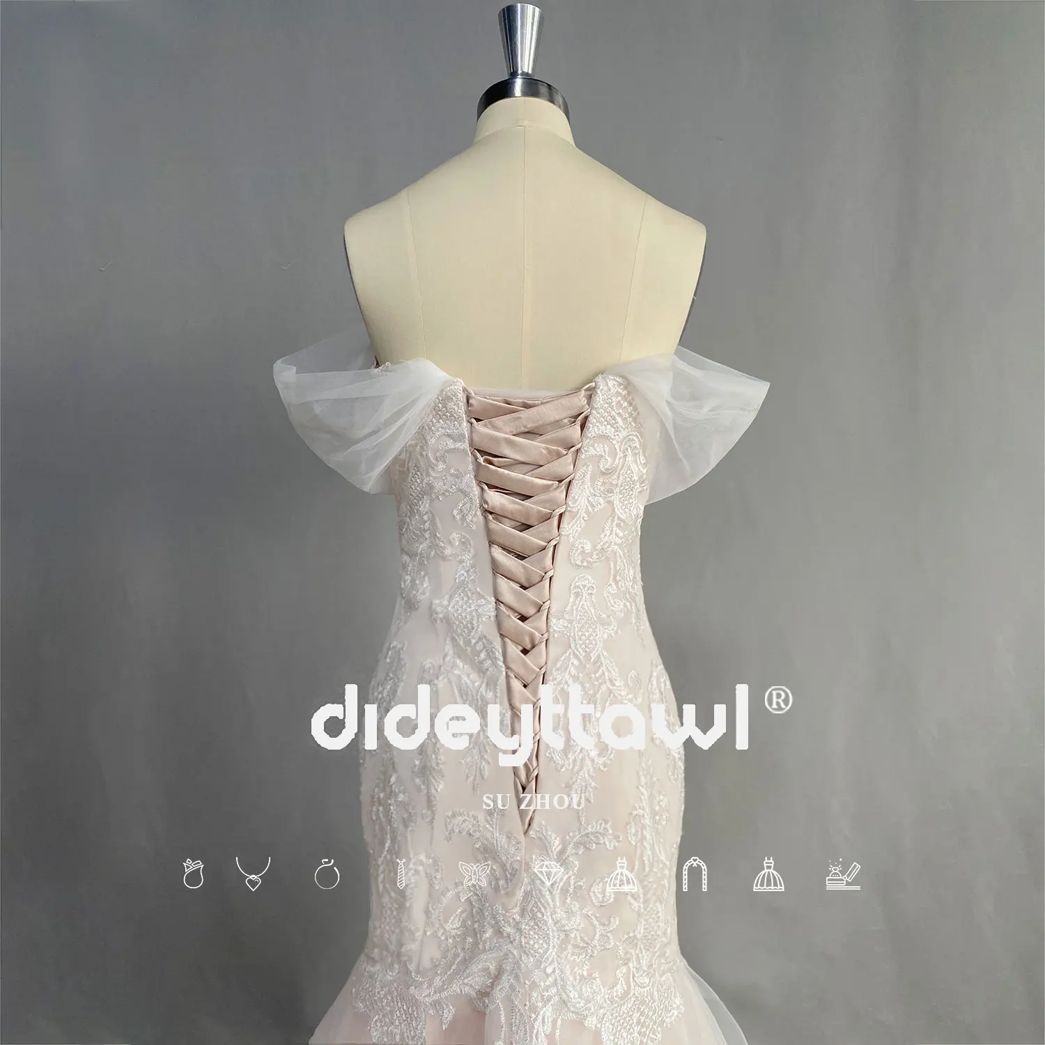 Рисунок 5 - Женское атласное платье с длинным рукавом DIDEYTTAWL