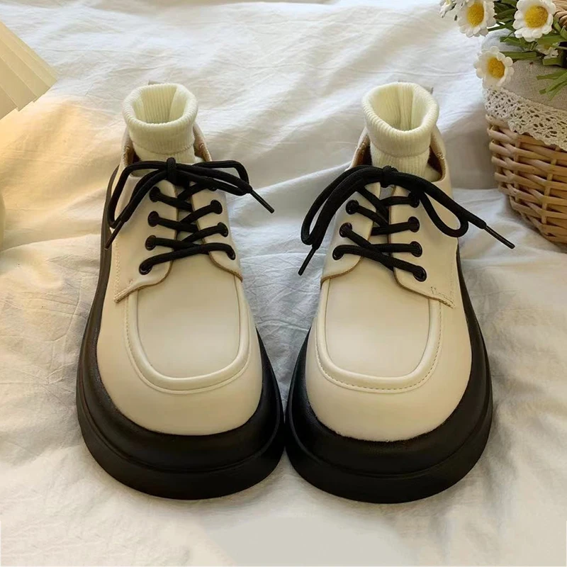 2023 маленькие кожаные туфли Новинка Осень-зима классические на толстой подошве