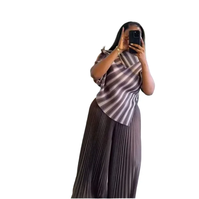 Miyake плиссированный топ с короткими рукавами и нерегулярным принтом лацканами +