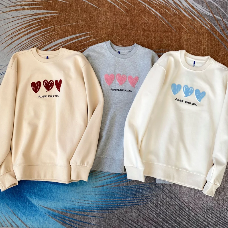 

Свитшот с надписью и логотипом, на весну/лето