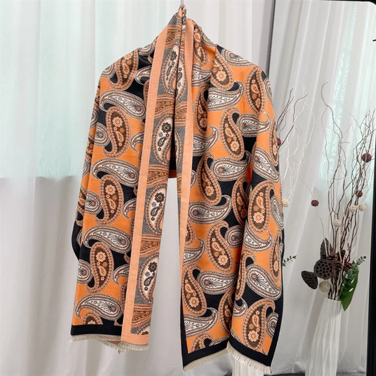 

Retro Print Female Cashmere Scarf Larger Pashmina Shawls Couple Neckerchief Bufanda Winter with Tassel Wholesale Gift