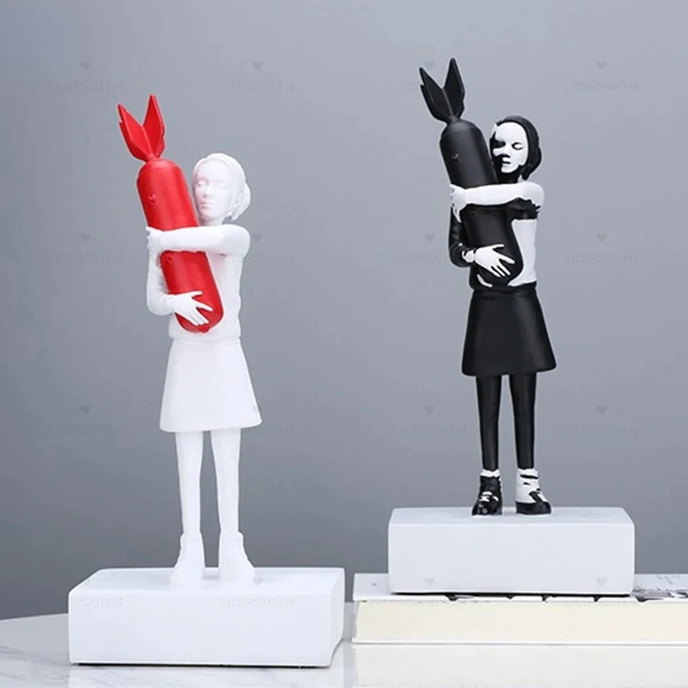 

Banksy Hugging Bomb Girl Statue War And Peace Pendant Street Art Resin Artifact Sculptur Ornament Home Decoration Accessories