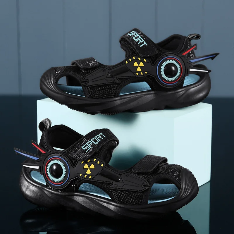 

NEW Kids Sandals Lightweight and Comfortable Summer Kids Sandals Mecha Style Boys Soft-soled Beach Shoes Buckle Design