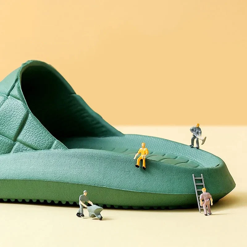 Men Women Thick Platform Slippers Summer Beach EVA Soft Sole Slide Sandals Bottom Men Ladies Indoor Bathroom Anti-slip Shoes