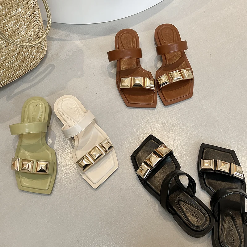 

Женские шлепанцы с открытым носком, на низком каблуке