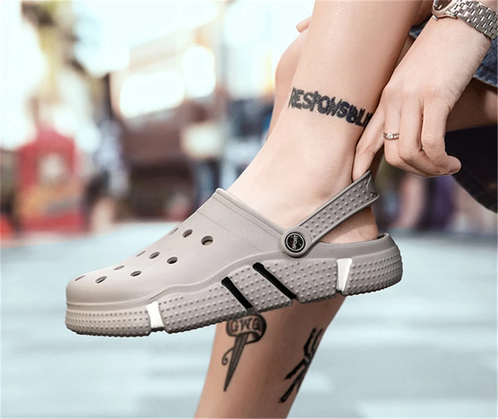 Fashion Slippers Women Outdoor Clogs Thick Sole Beach Sandals Casual Men EVA Non-slip Home Garden Hole Shoes Couple Slides