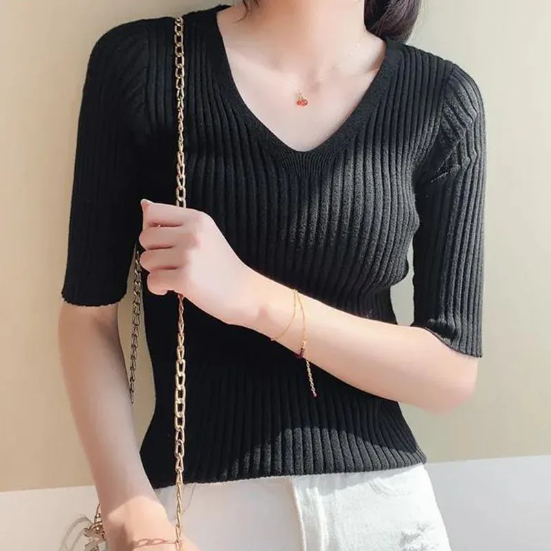 ΠΠ΅Π½ΡΠΊΠ°Ρ ΡΡΠΈΠΊΠΎΡΠ°ΠΆΠ½Π°Ρ ΡΡΡΠ±ΠΎΠ»ΠΊΠ° Ρ V-ΠΎΠ±ΡΠ°Π·Π½ΡΠΌ Π²ΡΡΠ΅Π·ΠΎΠΌ ΠΈ ΠΊΠΎΡΠΎΡΠΊΠΈΠΌ ΡΡΠΊΠ°Π²ΠΎΠΌ ΠΠ΅Π½ΡΠΊΠ°Ρ ΡΡΠΈΠΊΠΎΡΠ°ΠΆΠ½Π°Ρ ΡΡΡΠ±ΠΎΠ»ΠΊΠ° Ρ V-ΠΎΠ±ΡΠ°Π·Π½ΡΠΌ Π²ΡΡΠ΅Π·ΠΎΠΌ ΠΈ ΠΊΠΎΡΠΎΡΠΊΠΈΠΌ ΡΡΠΊΠ°Π²ΠΎΠΌ