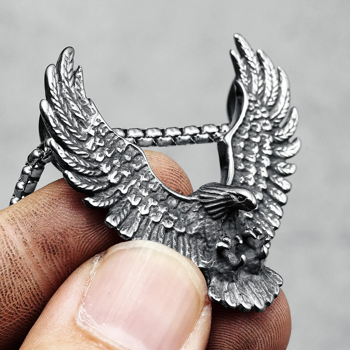 

Flying Eagle Pendants Men Necklace 316L Stainless Steel Wild Hawk Hunting Chain Rock Party for Friend Male Jewelry Special Gift