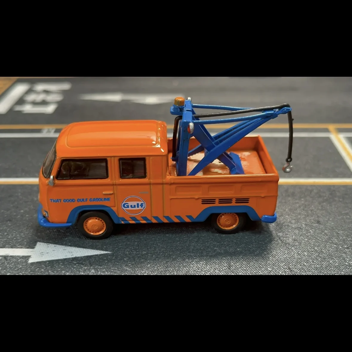 Фото Greenlight 1: 64 1970 Volkswagen пикап с двойной кабиной и крючком - Gulf Oil premium Gulf бензин Коллекция моделей автомобилей №1