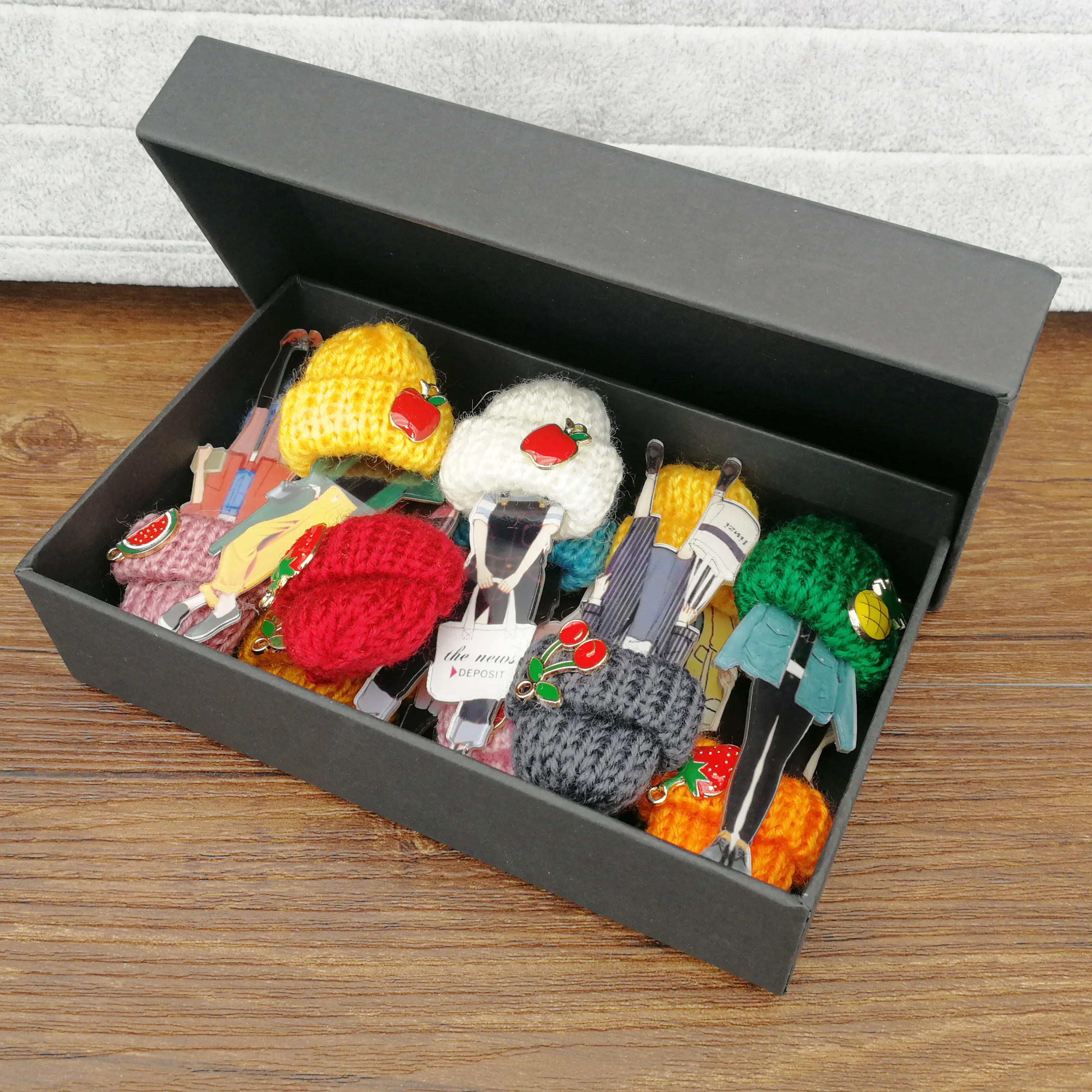 

New Enamel Fruit Brooch Pins for Woman Brooches Girls Cartoon Models Acrylic Brooches Cute Clothing Jewelry Accessories