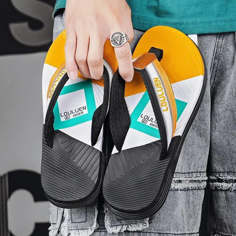 2024 новые летние модные шлепанцы для мужчин уличные удобные мужские пляжные
