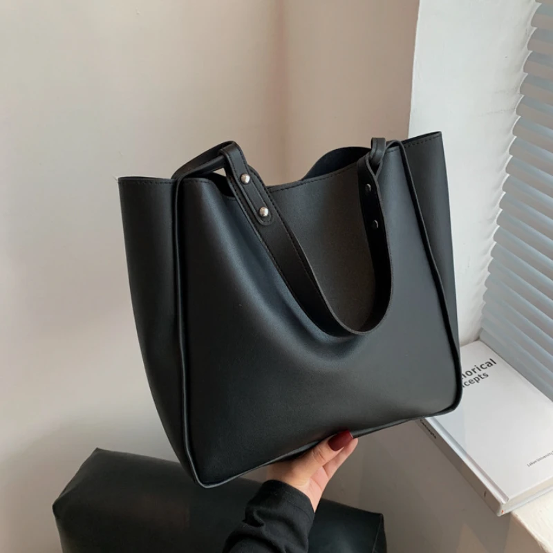 

2023 New Women Handbags Famous Brand Shoulder Bags Shopping and Travel Bags Large Capacity Female's Bags Made of Leather