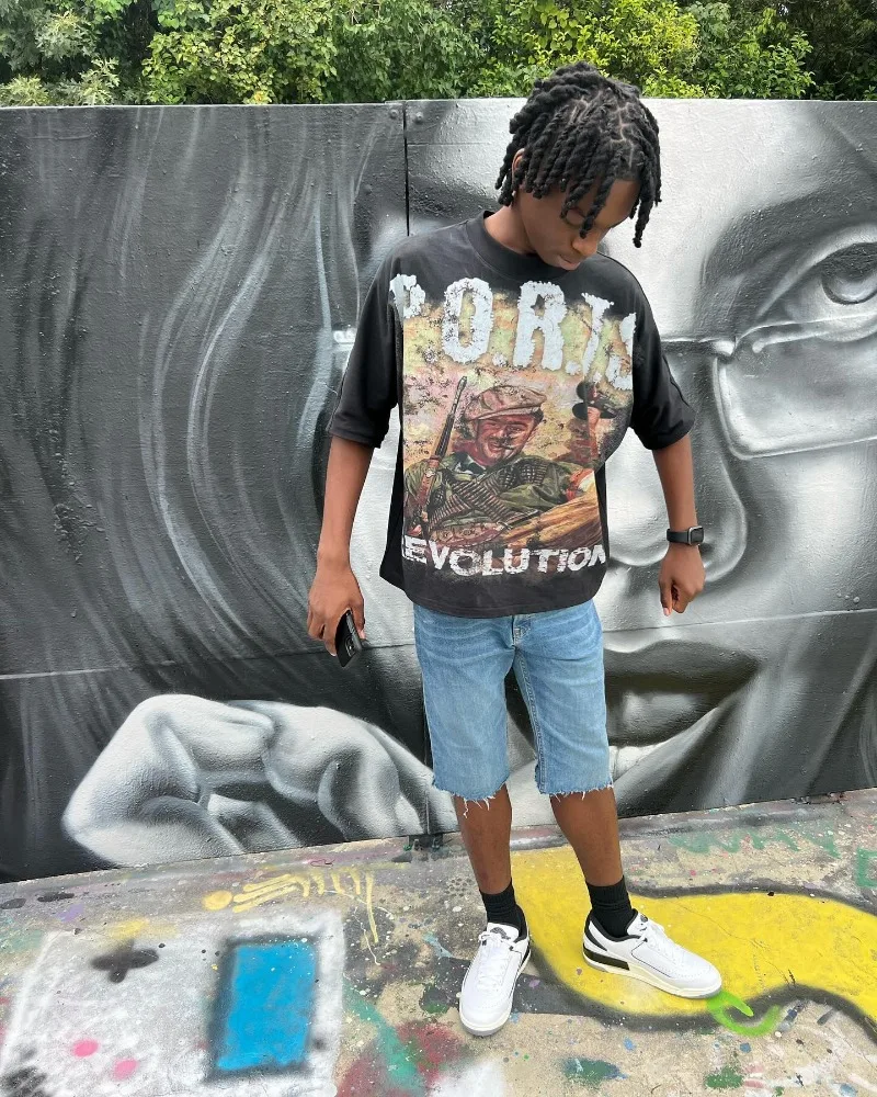 Женская однотонная футболка с коротким рукавом цвет в ассортименте