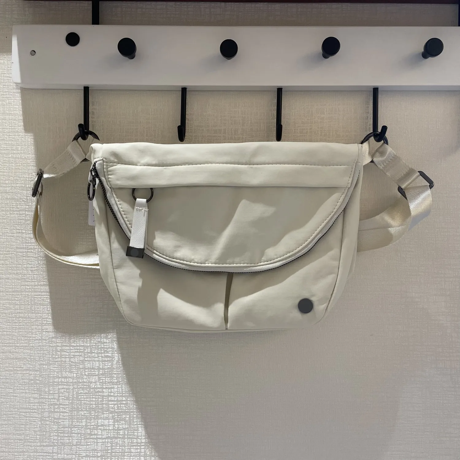 Lulu Women Everywhere Belt Bag Outdoor Casual Messenger Bags With Metal Logo Travel Sports Fitness Waterproof Crossbody Bags