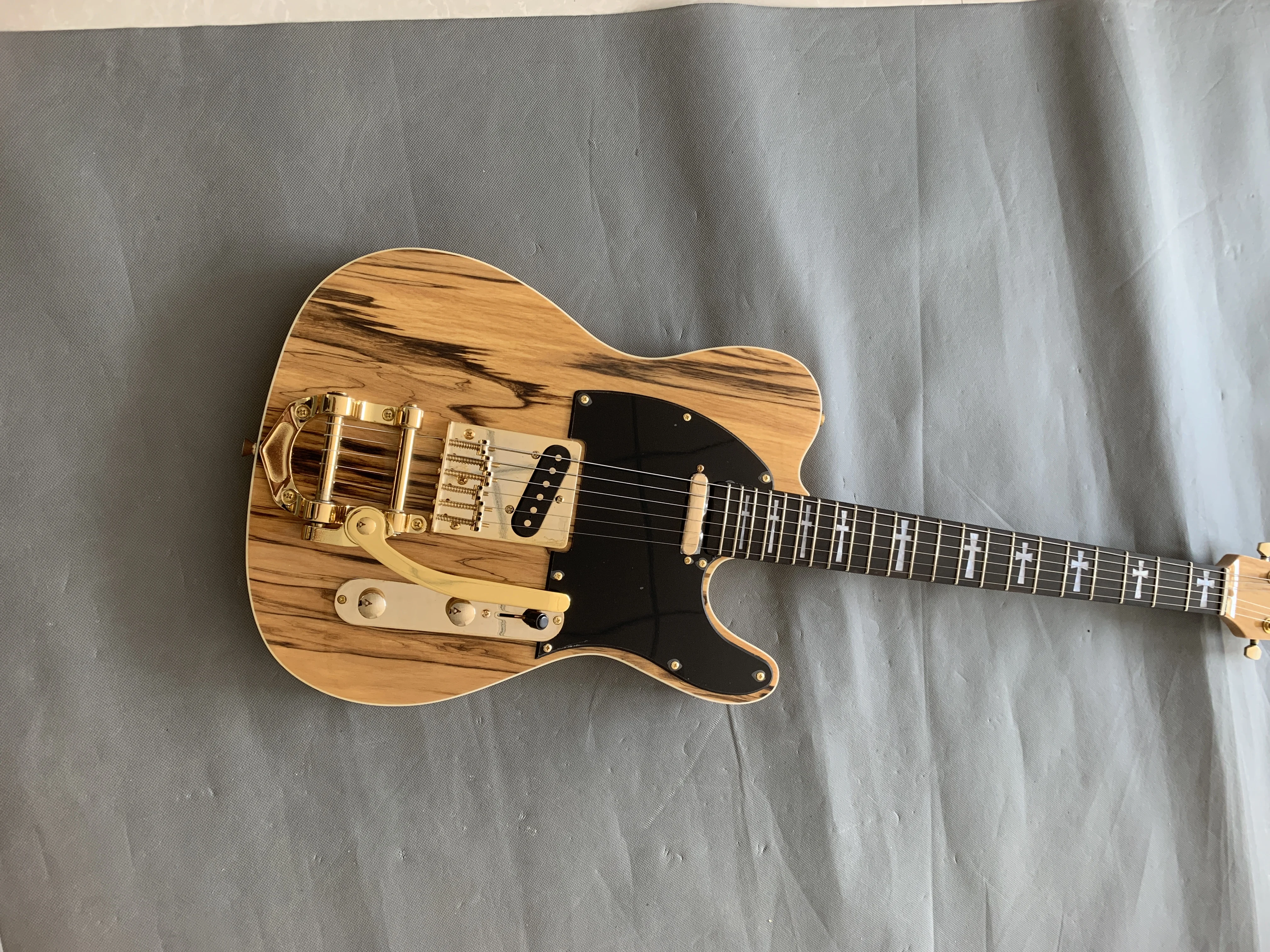 Custom 6 string electric guitar, made in China, special veneer, jazz rocker bridge, gold hardware, free shipping