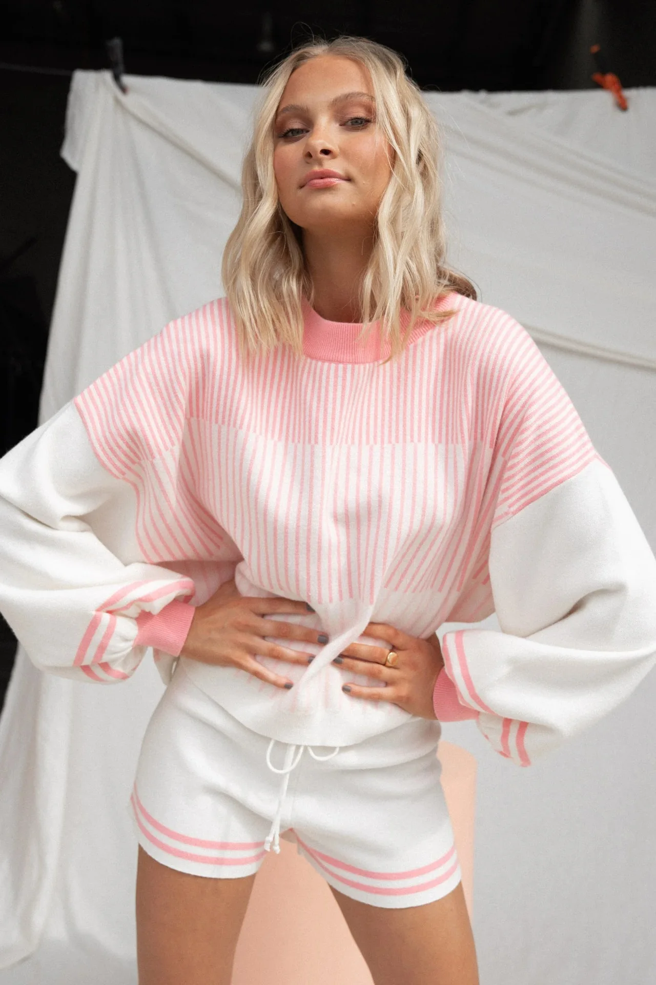 

New Knitting Shorts Sets Spring 2022 Womens Fashion Long-sleeved Sweater Shorts Home Service Two Piece Sets Womens Outifits