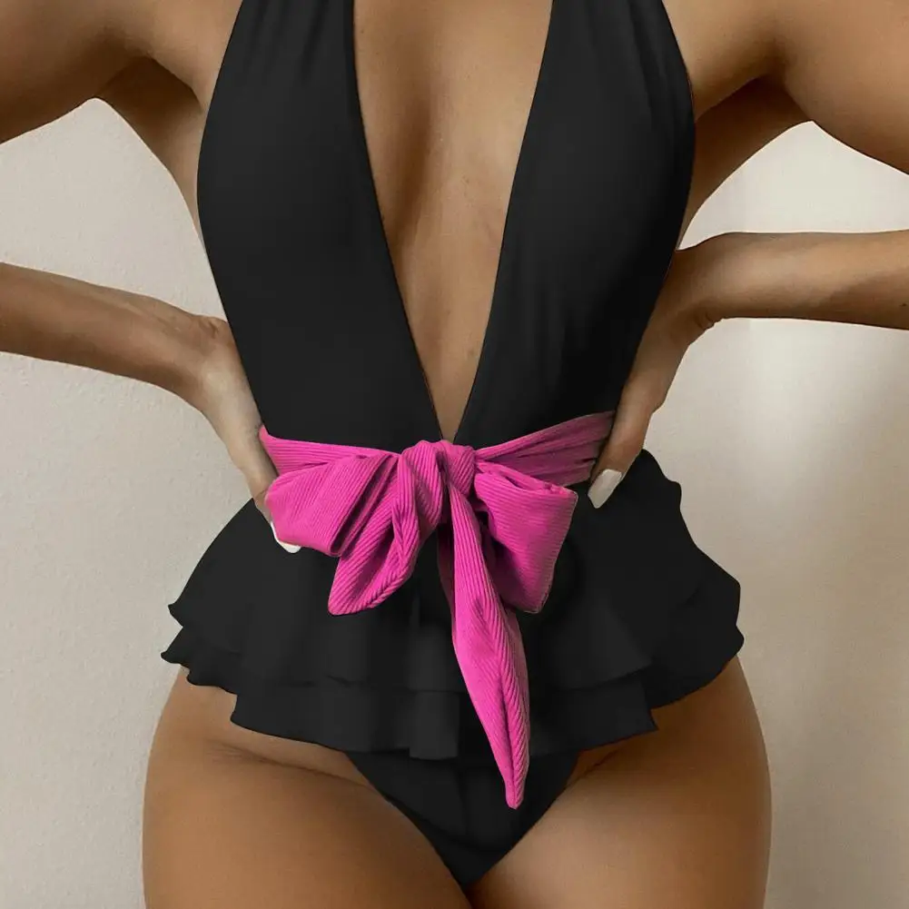 

Женский слитный купальник с глубоким V-образным вырезом и открытой спиной