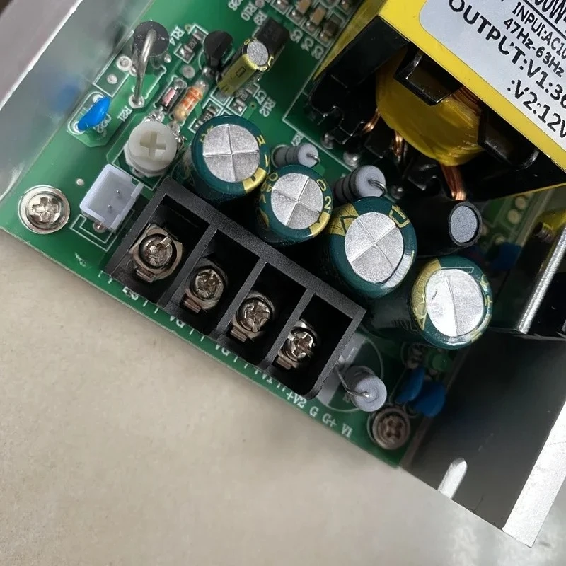Фото Профессиональный сценический прожектор YC-COB200-2S COB Par Light 200W с алюминиевым корпусом, 12В/24В/38В/32В/36В, с винтовым переключателем. В наличии. №2