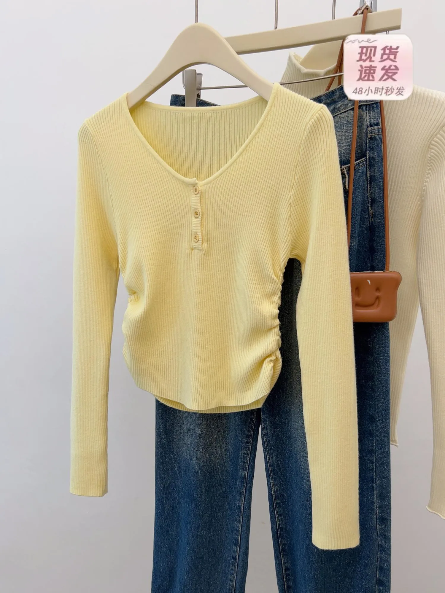 Goose Yellow Design Sense V-neck Pleat Waist Hugging Knitted Bottoming Shirt Women Early Autumn Western Sle Sweater Inner w... |