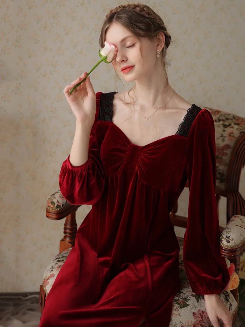 Women Winter Romantic Velvet Princess Long Night Dress Pleuche Velour Robe Nightwear V Neck Slit Vintage Nightgowns Sleepwear