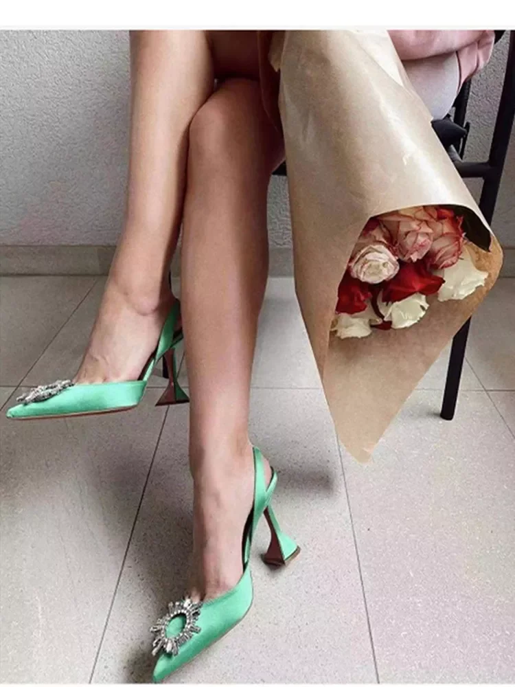 

Brand women Pumps luxury Crystal Slingback High heels Summer bride Shoes Comfortable triangle Heeled Party Wedding Shoes