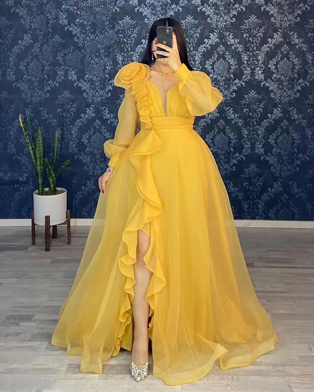 

Yellow Organza Long Sleves Prom Dresses Ruffles High Slit V Neck Evening Gowns Women Formal Occasion Dress فساتين مناسبة رسمية