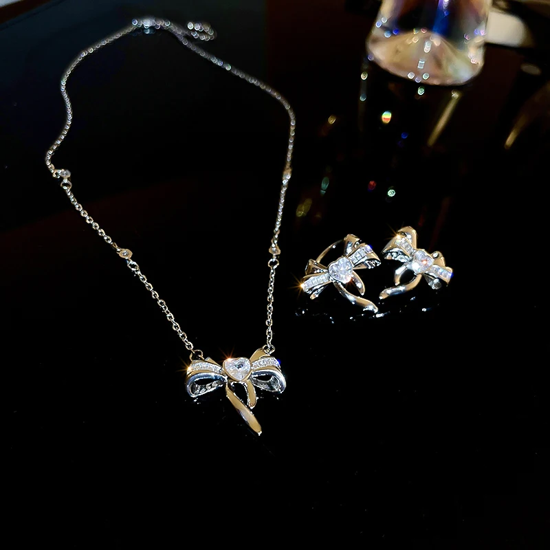 

DREJEW Classic Metal Heart Bowknot Pendant Necklace New Korean Fashion Chain Necklace Party Wedding Bride Jewelry Accessories