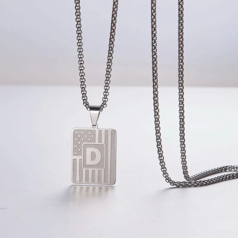 Ожерелье с квадратным кулоном американским флагом и 26 буквами для мужчин женщин