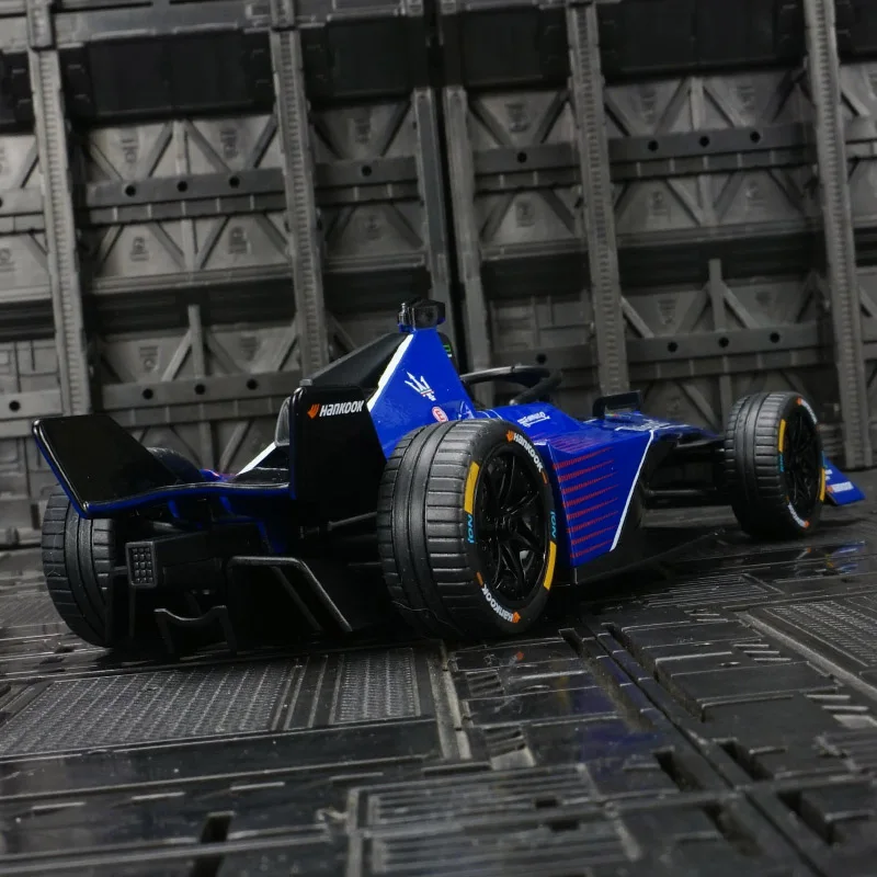Фото Модель гоночного автомобиля McLaren Formula Racing из сплава, масштаб 1:24, а также модели Porsche и Maserati Supercar, богато детализированные, искусно выполненные, высокого качества. №2