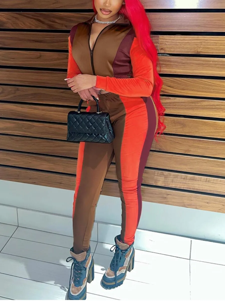 Комплект брюк женский полосатый из 2 предметов с воротником-стойкой и длинным