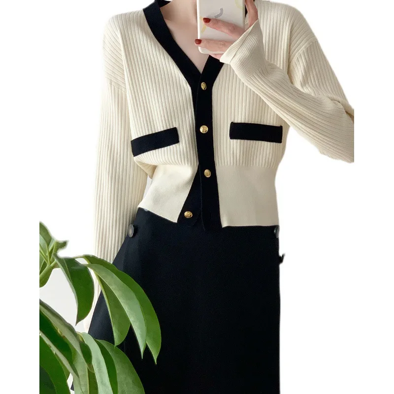 

Autumn Coat Contrast Color V-neck Knitted Sweater Cardigan Women Gentle Soft Glutinous Sweater Waist-Controlled Top Female