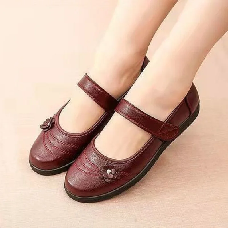 Spring Autumn Female Mary Janes Shoes Women Soft Leather Flat Shoes Female Non Slip Footwear Lightweight Mom Grandma Sandals