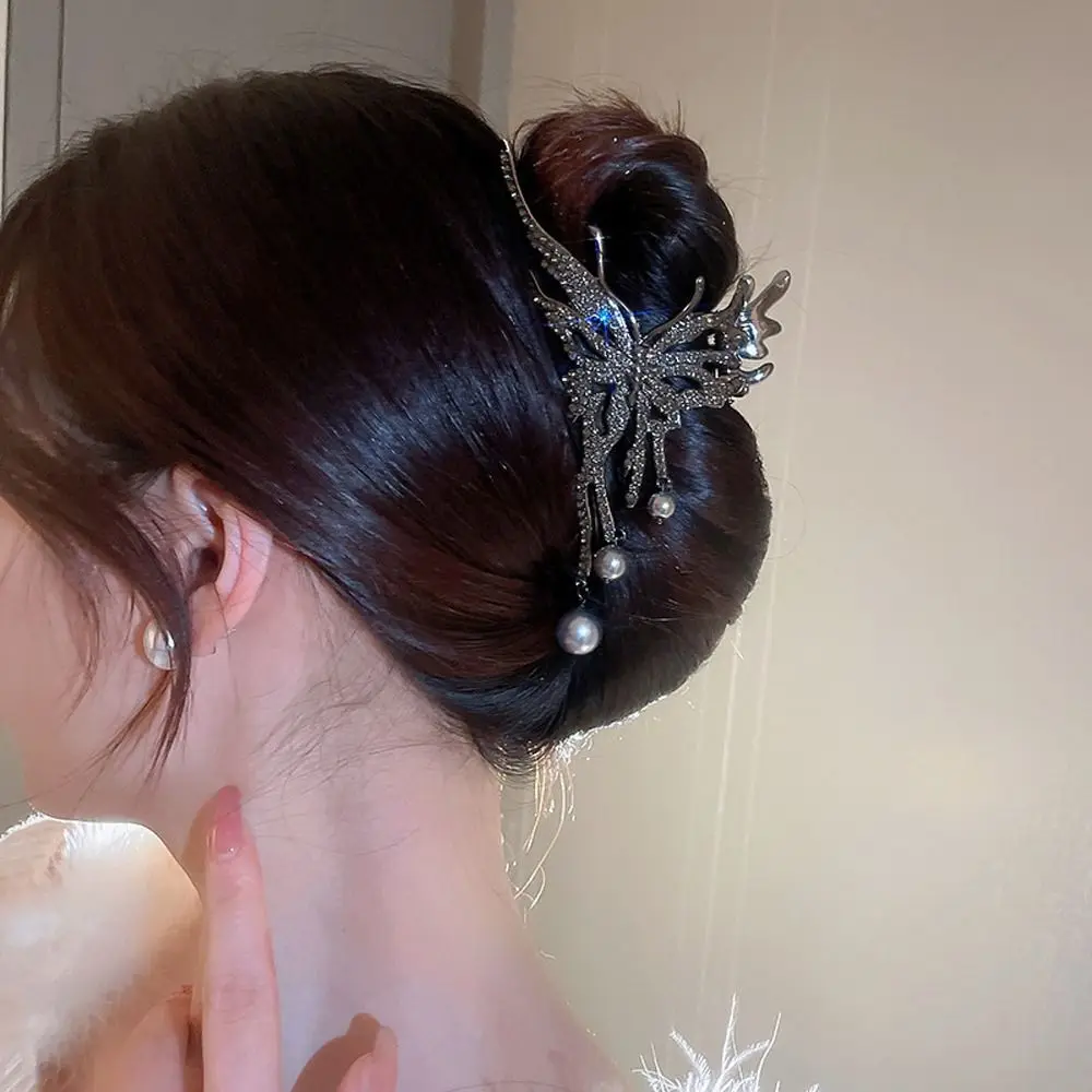 

Elegant Crystal Butterfly Lady's Hairpin Sweet Pearl Zircon Hair Claw Metal Openwork Hairpin Headwear Girl's Hair Ornament