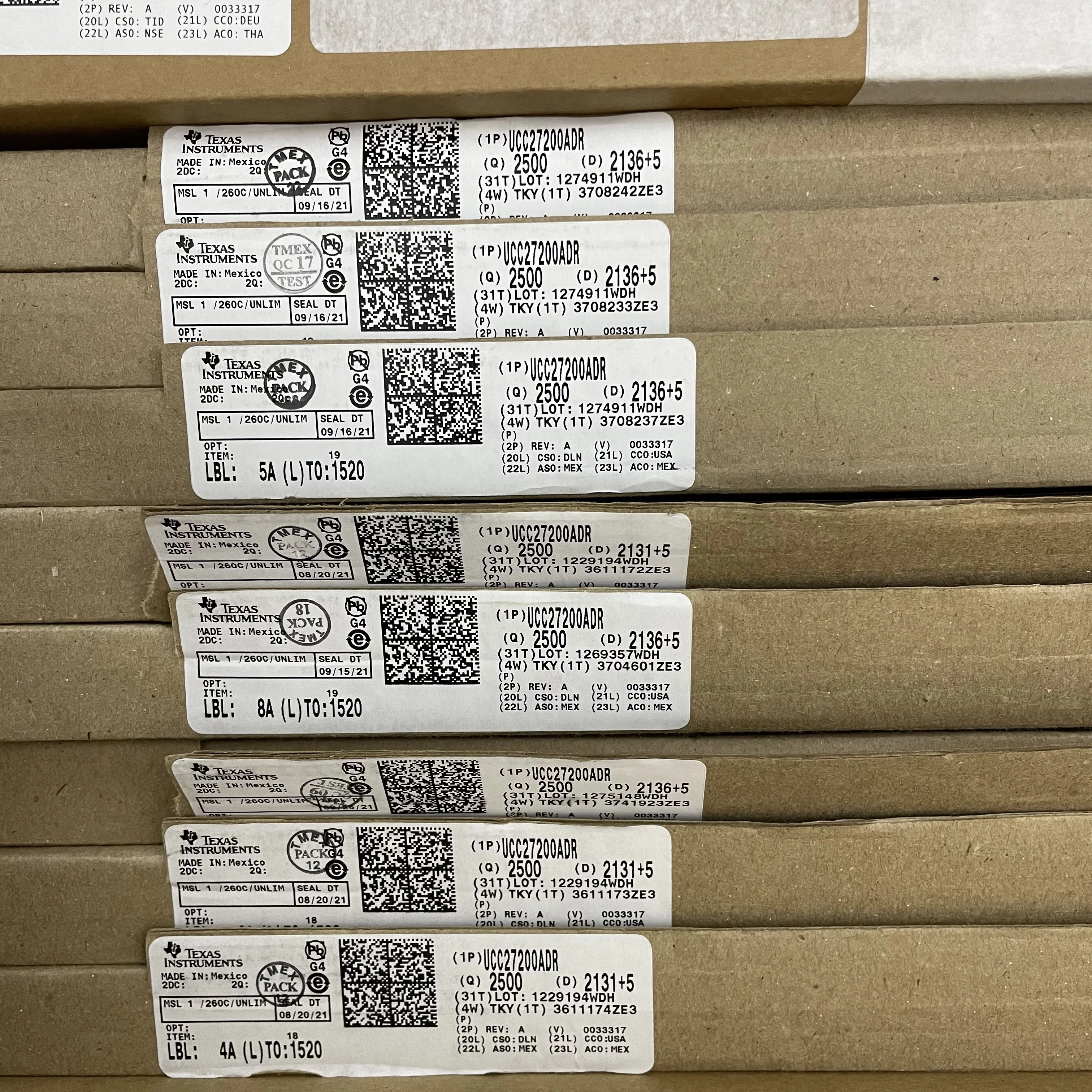 

UCC27200ADR SOIC-8 3-A Peak, high frequency, high side/low side drivers new original stock